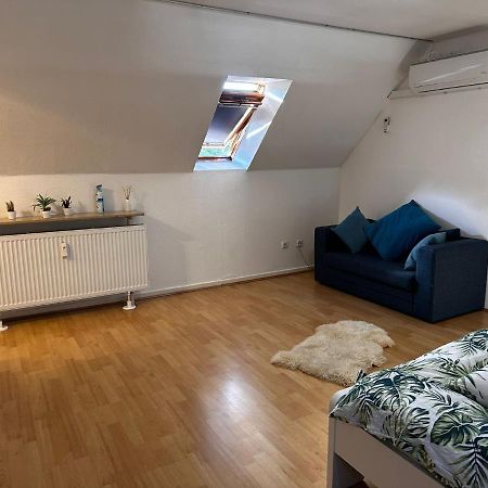 A&V Apartments Gemuetliche Rheinblick Wohnung Apt Daisy Duisburg Buitenkant foto
