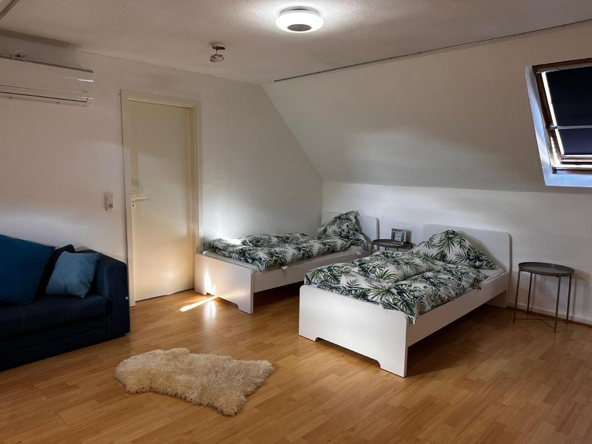 A&V Apartments Gemuetliche Rheinblick Wohnung Apt Daisy Duisburg Buitenkant foto