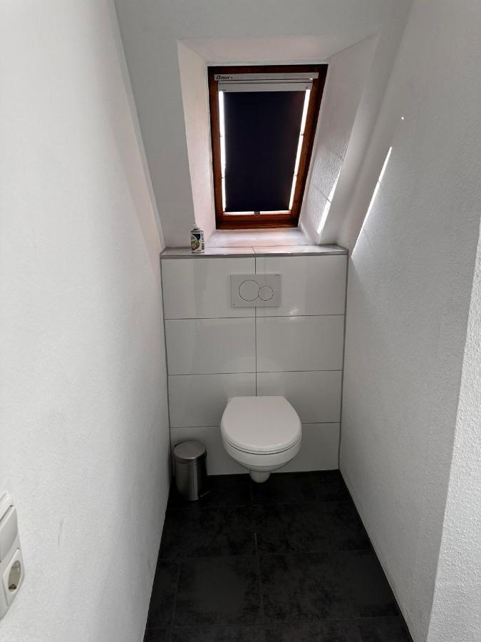 A&V Apartments Gemuetliche Rheinblick Wohnung Apt Daisy Duisburg Buitenkant foto