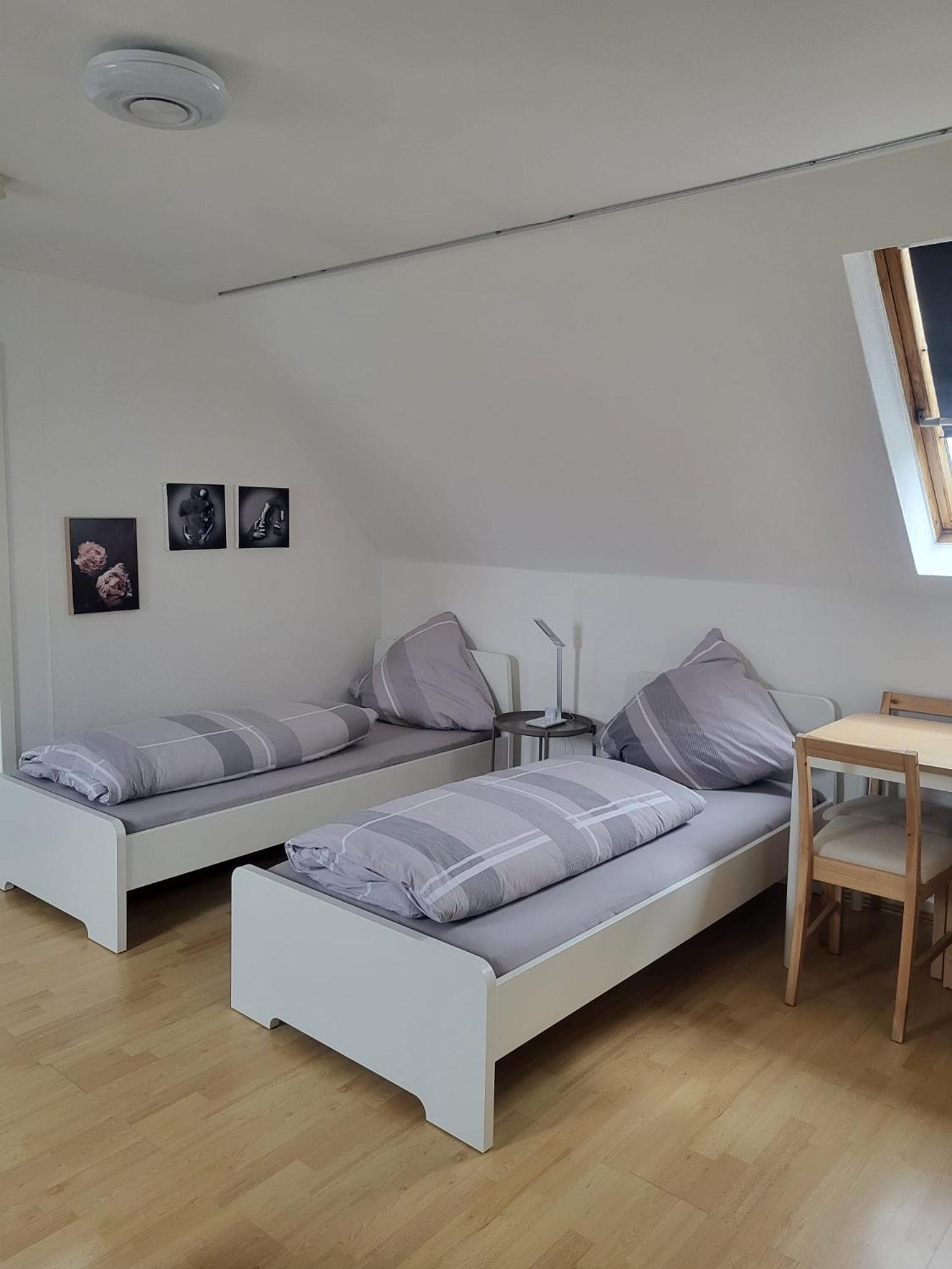 A&V Apartments Gemuetliche Rheinblick Wohnung Apt Daisy Duisburg Buitenkant foto